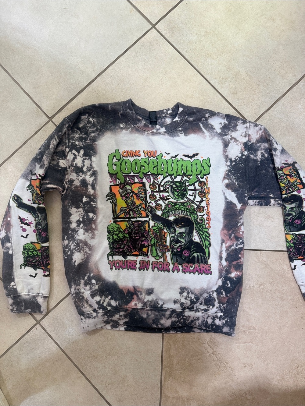 Goosebumps Tie-Dye Graphic Sweatshirt - gray/White